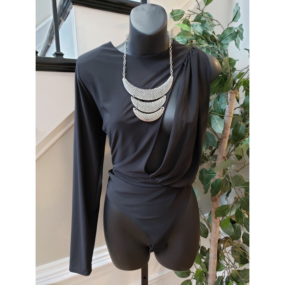 Fashion Nova Bodysuit Womens‎ 1X Black Pleated One Shoulder Sleeve Cut Out Front